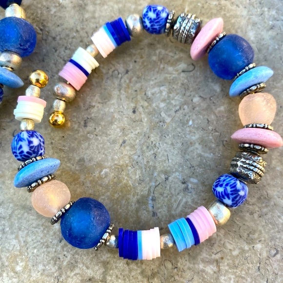 3 piece Handmade bracelet set, in beachy blues. African glass beads. - Picture 6 of 13
